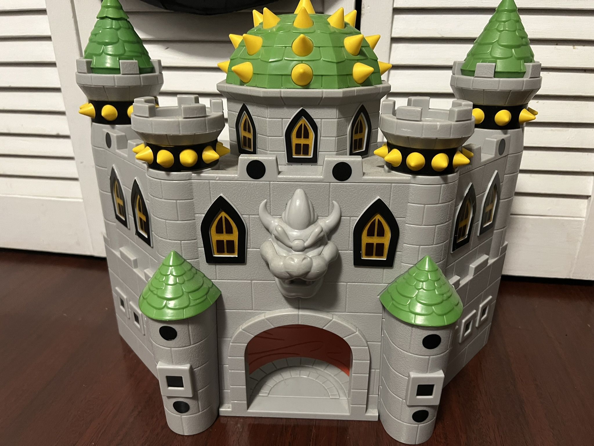Nintendo Super Mario Bowser Castle