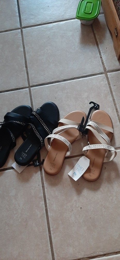 Flat Sandles $8 Ea 7 1/2