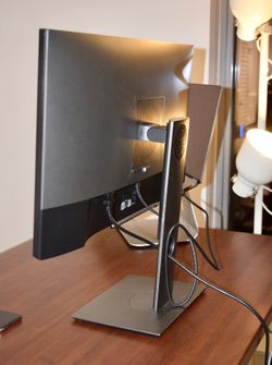 Dell UltraSharp 25 Dell UltraSharp 25