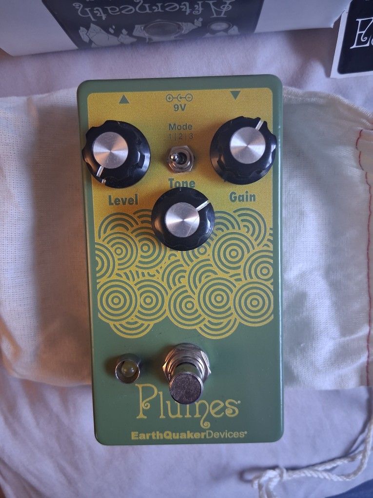 Earthquaker Devices Plumes Overdrive Guitar Effects Pedal
