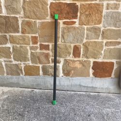 15 Pounds Weightlifting Bar.