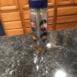 Harry Potter Silver Buffalo 18 ounces Flip Straw Cup.  Made of copolyester.  Brand new. 