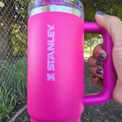 STANLEY PINK 30 OZ FLIP STRAW QUENCHER PRO TOUR TUMBLR.