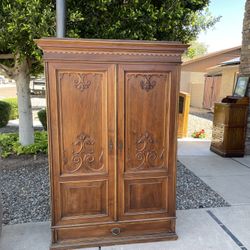 Armoire