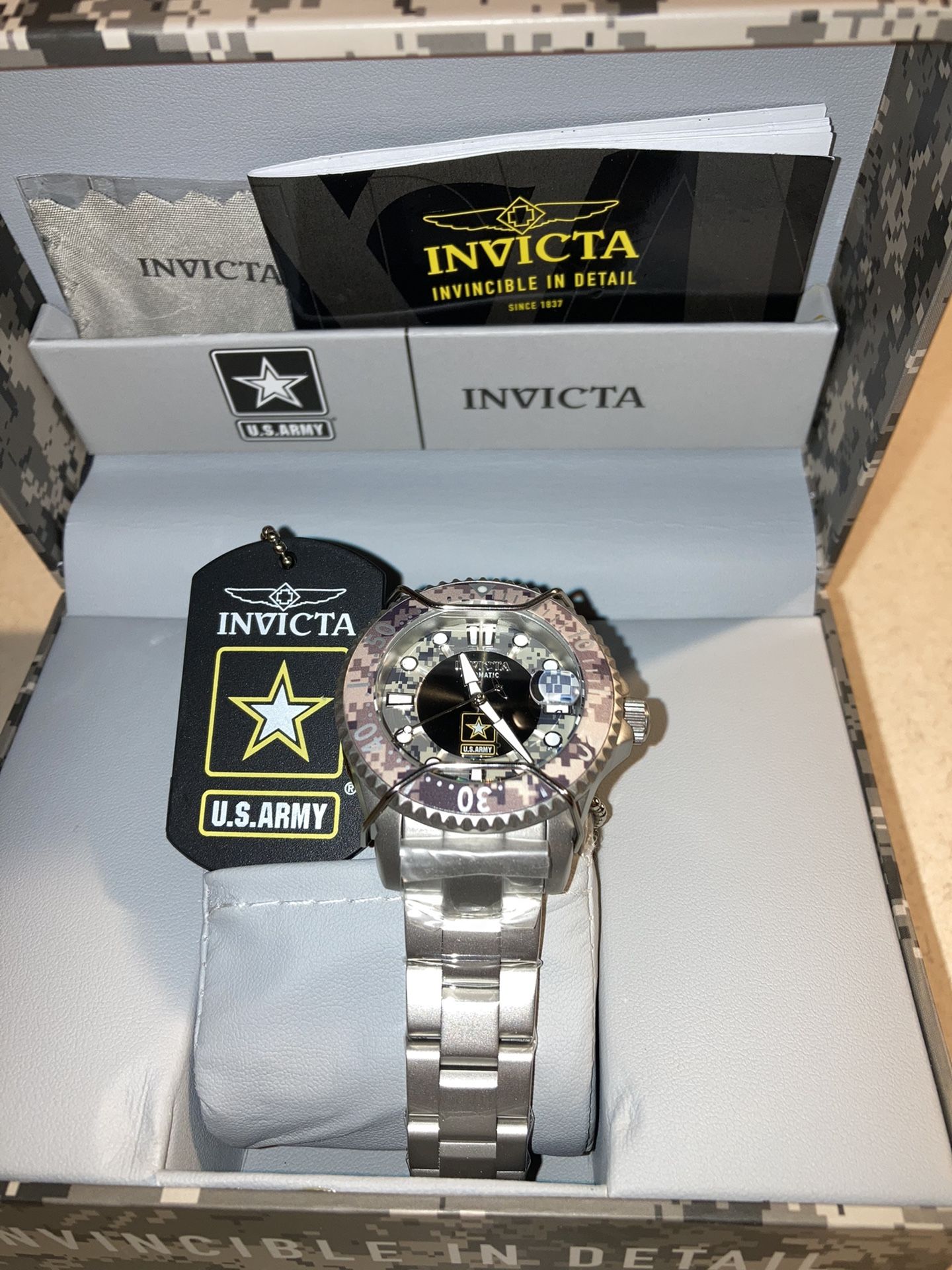 Invicta Grand Diver Army Watch