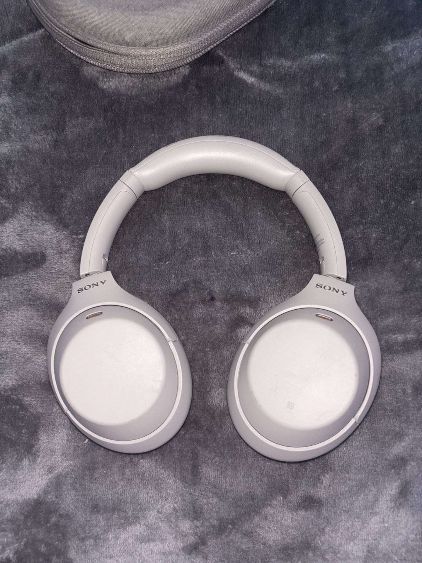 Xm4 headphones