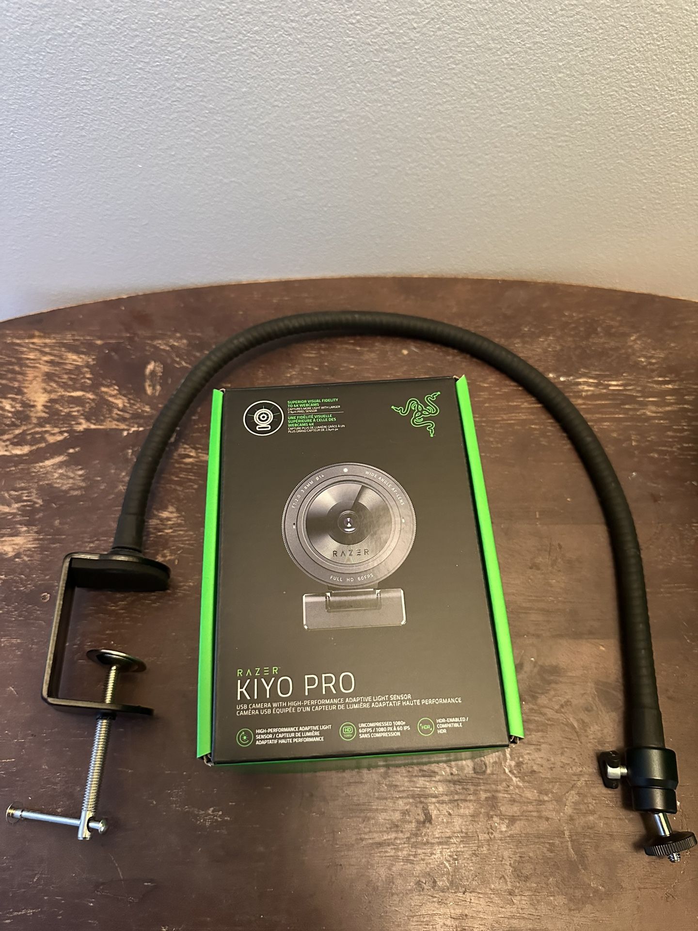 Razer Kiyo Pro Webcam w/ Arm