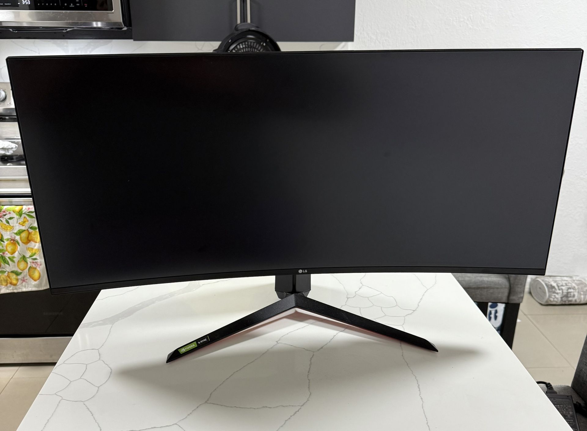 LG UltraGear QHD 34-Inch Curved Gaming Monitor 34GP83A-B, Nano IPS 1ms (GtG) with VESA DisplayHDR 400, NVIDIA G-SYNC, and AMD FreeSync Premium, 144Hz,