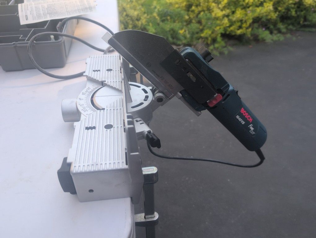 Bosch Finecut Power Handsaw And Miter Table Attachment 1640VSK