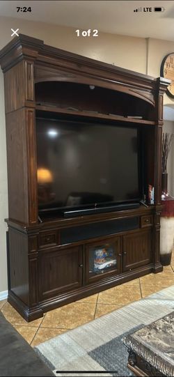 Entertainment center Entertainment center