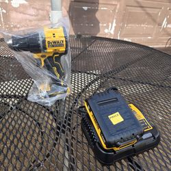 DeWalt 20V Atomic Compact Series Drill w Battey
