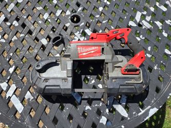 Milwakee M18 FUEL Deep Cut Cordless Bandsaw