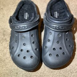 Crocs Black fur Lined M/9 W/11