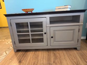 TV Console/Entertainment Center