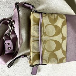 COACH💥RARE FINDINGS~VINTAGE💥PURPLE SIGNATURE CROSSBODY MESSENGER BAG