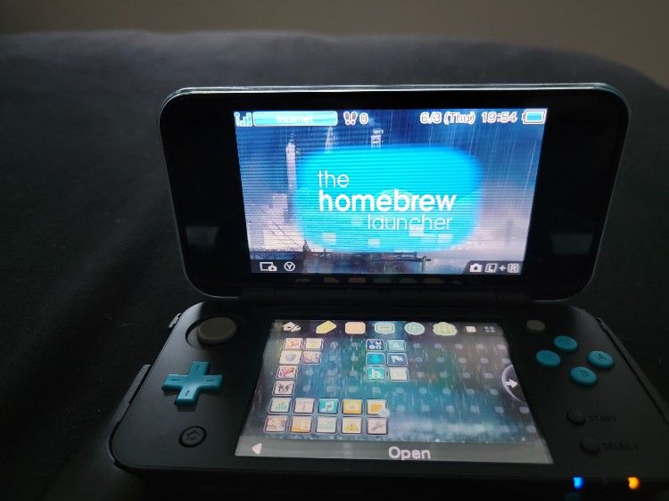 Homebrew "New" 2DS Xl W/grip And Games