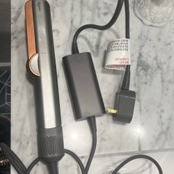 Dyson Air Straight - Like New 