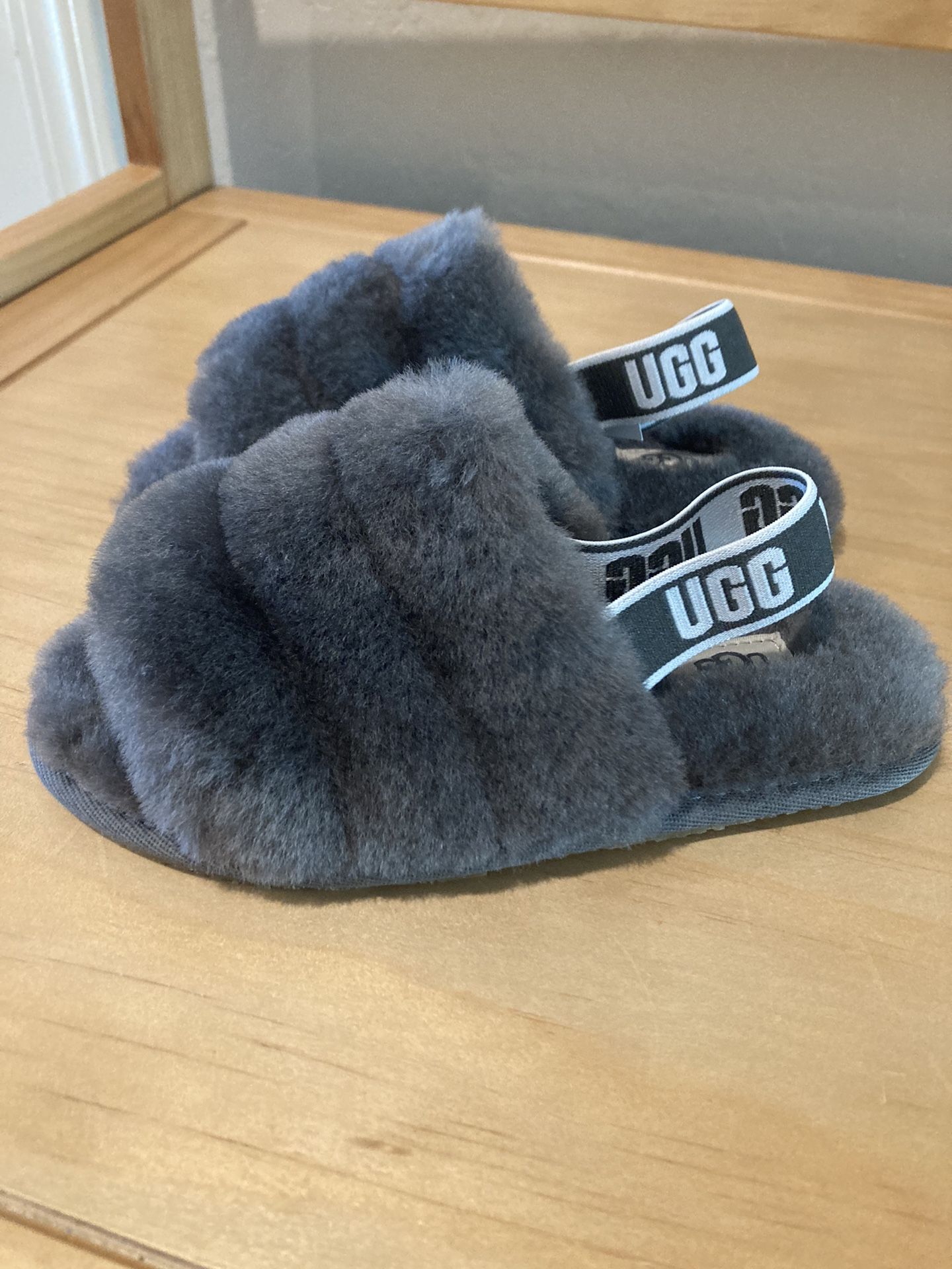 UGG Kids Fluff Slide Slippers, Size 12 Grey