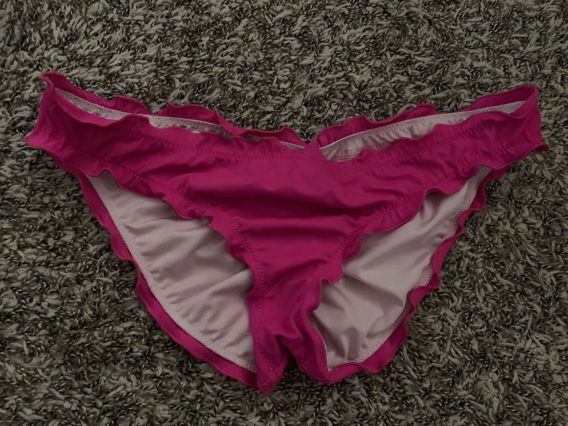 Unworn, Victoria’s Secret ruffle Cheeky swim suit bikini bottoms sz medium  M 