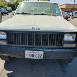 1989 Jeep Cherokee 4x4 Clean title clean Carfax