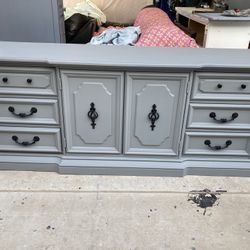 STANLEY FURNITURE LONG DRESSER EXTREMELY HEAVY 