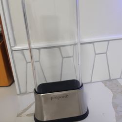 Cilantro / Parsley Holder In EXCELLENT Used CONDITION  (Rarely Used)