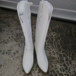 Brand New Women's Leather White Boots- Size 6.5