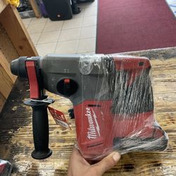 Milwaukee Hammer Drill With Batt And Charger 