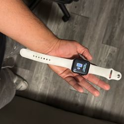 Apple Watch Se 44mm Everything Works Perfectly Fine On It No Box Or Charger
