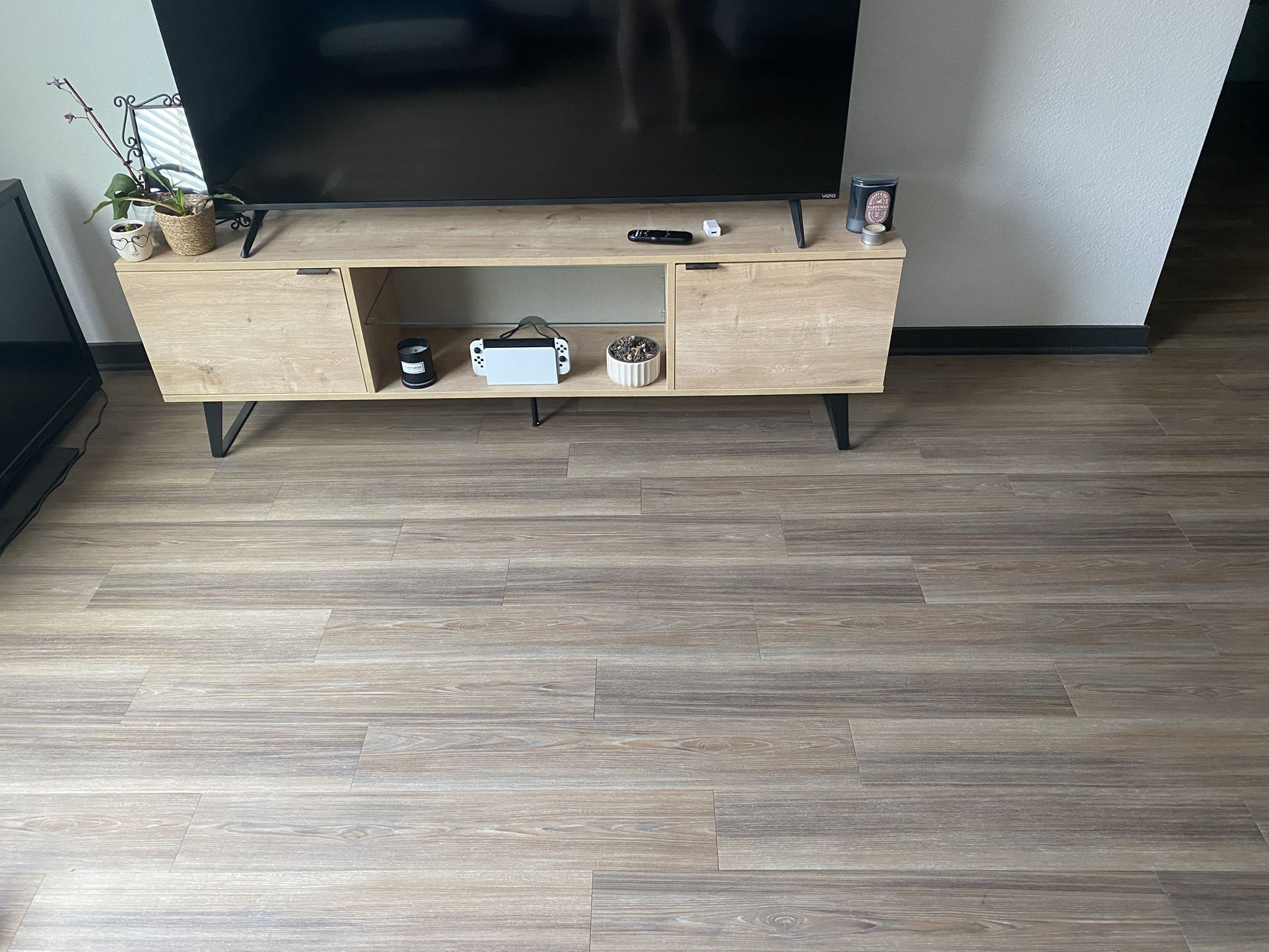 Tv stand