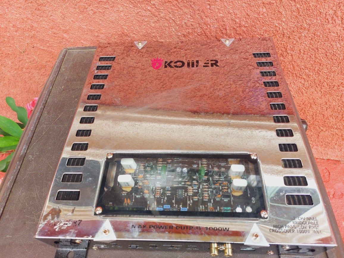 AMPLIFICADOR AMPLIFIER 1000 WATTS 2 CHANELS GOOD CONDICIÓN ABLO ESPAÑOL
