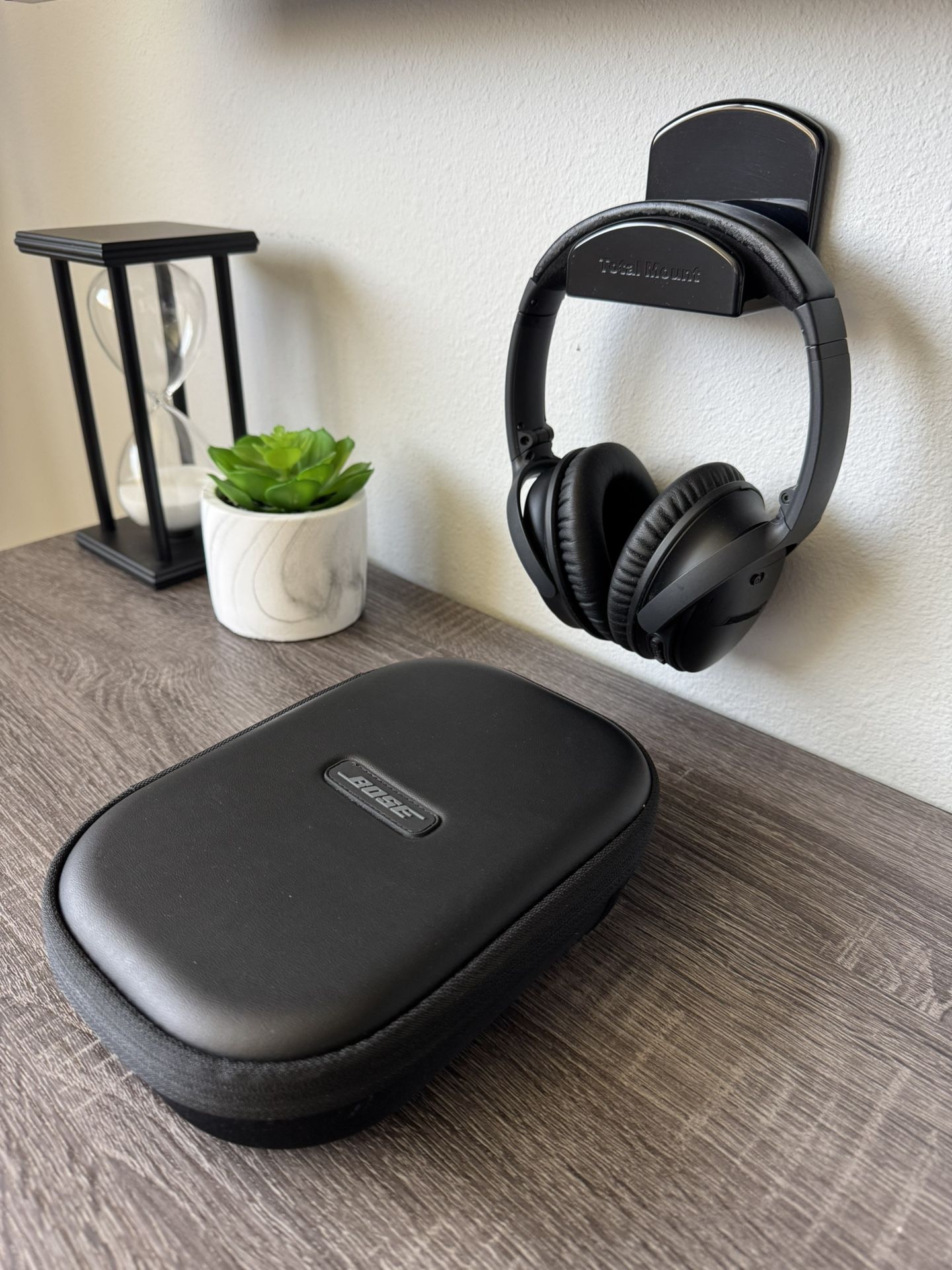 Bose Quiet Comfort Headphones with Travel Case