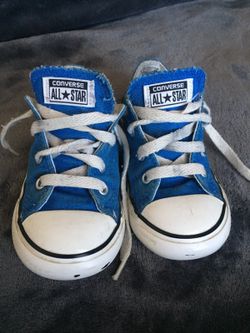Converse - blue low-top shoes, infant size 8