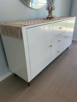 Solid wood credenza will accept lower offers for fast pickup.