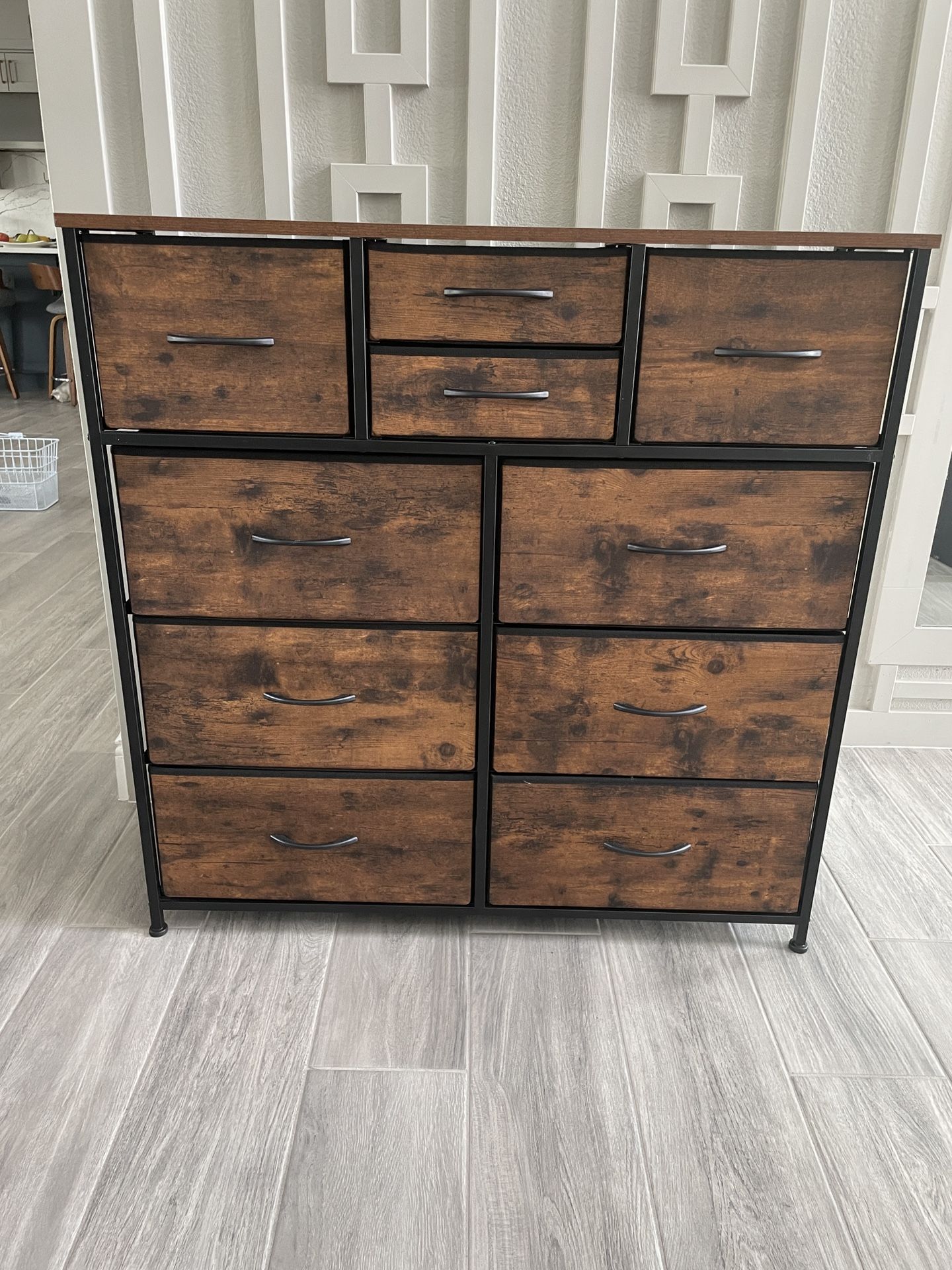 Dresser With 10 Drawers 