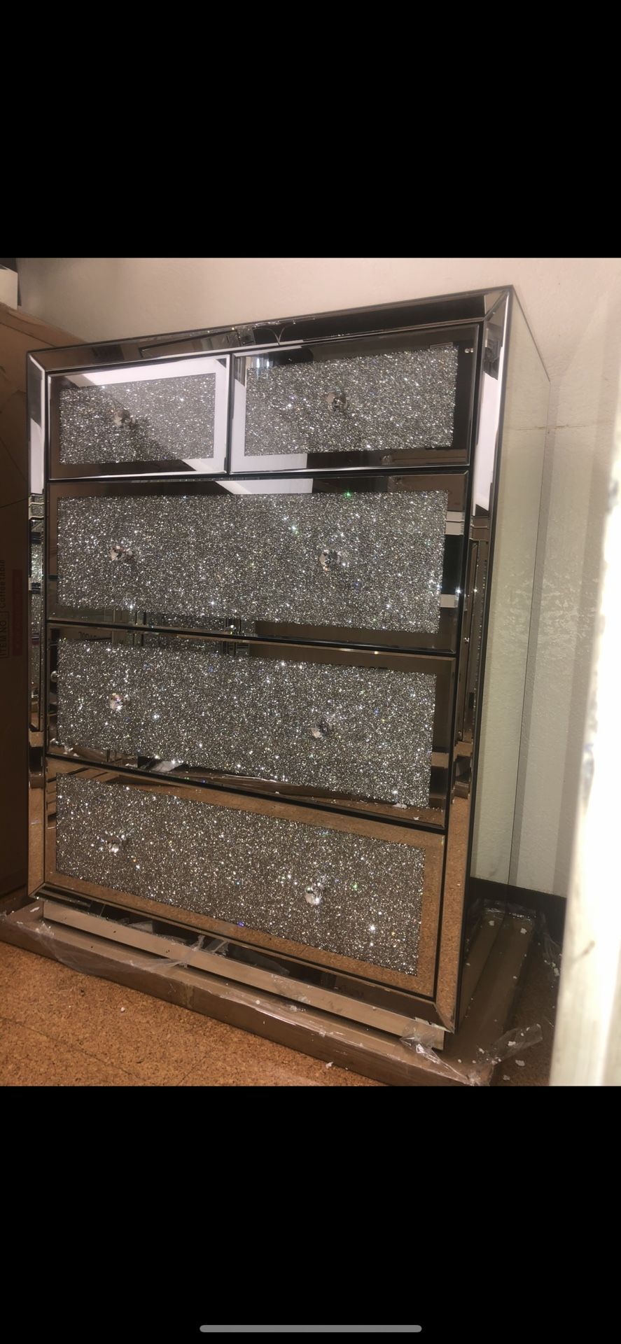 New 5 Drawer Mirrored Chest $599