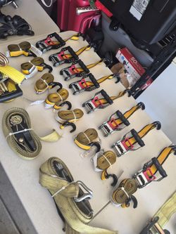 Trailer HITCH And Straps .