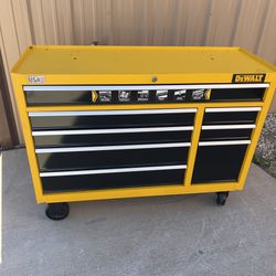 DeWalt 52” X 20” 8 Drawer Tool Cabinet DWST52082