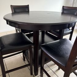 COMEDOR EN BUEN ESTADO CHECAR FOTOS 