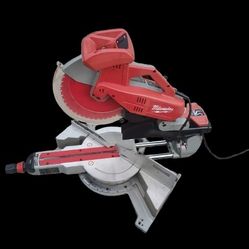 Milwaukee 12" (305 mm) Sliding Compound Miter Saw