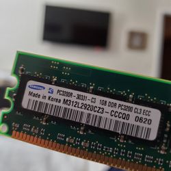Samsumg DDR PC3200 DDR 4 of 1gb each Total 4gb