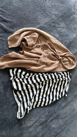 Carseat cover and nursing cover