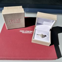 14k Pear shaped Diamond Engagement Ring 1 Ct. Tw.