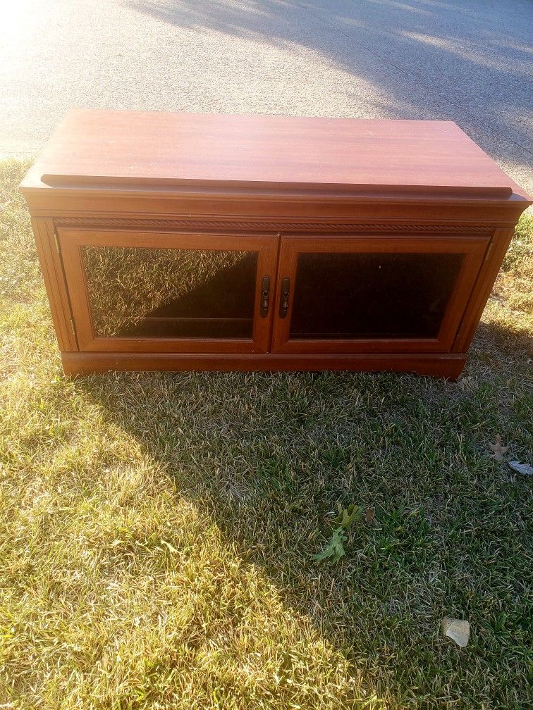 Tv Stand / Entertainment Center