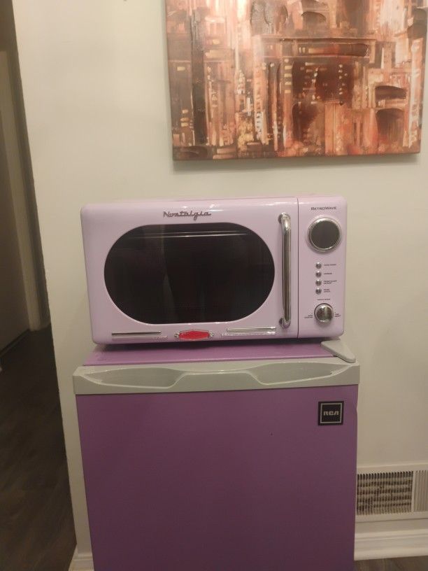 Microwave ( Nastalgia Retro Wavy) Mini Fridge (RCA) Set