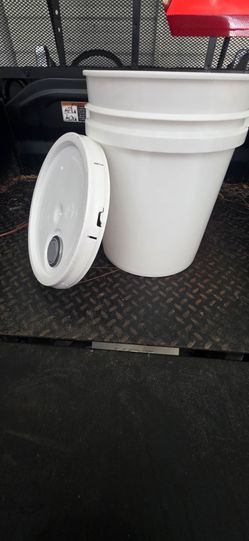 5 gal buckets