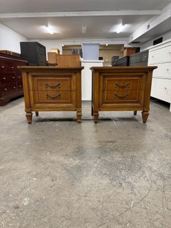 2 Thomasville Mid Century Modern Nightstands/ Nightstand Set / End Tables / Side Tables
