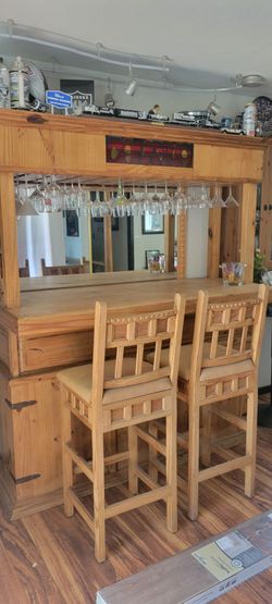 Indoor/outdoor bar