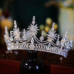 New Sparkly Silver Rhinestone Crown Tiara