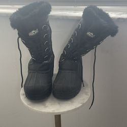 Snow Boots With Fur  Size 40